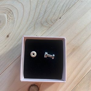 8gauge earrings/plugs